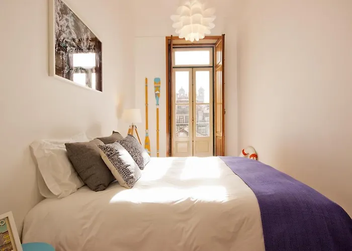 Pacific - Rua Flores - Flower Street * Oporto